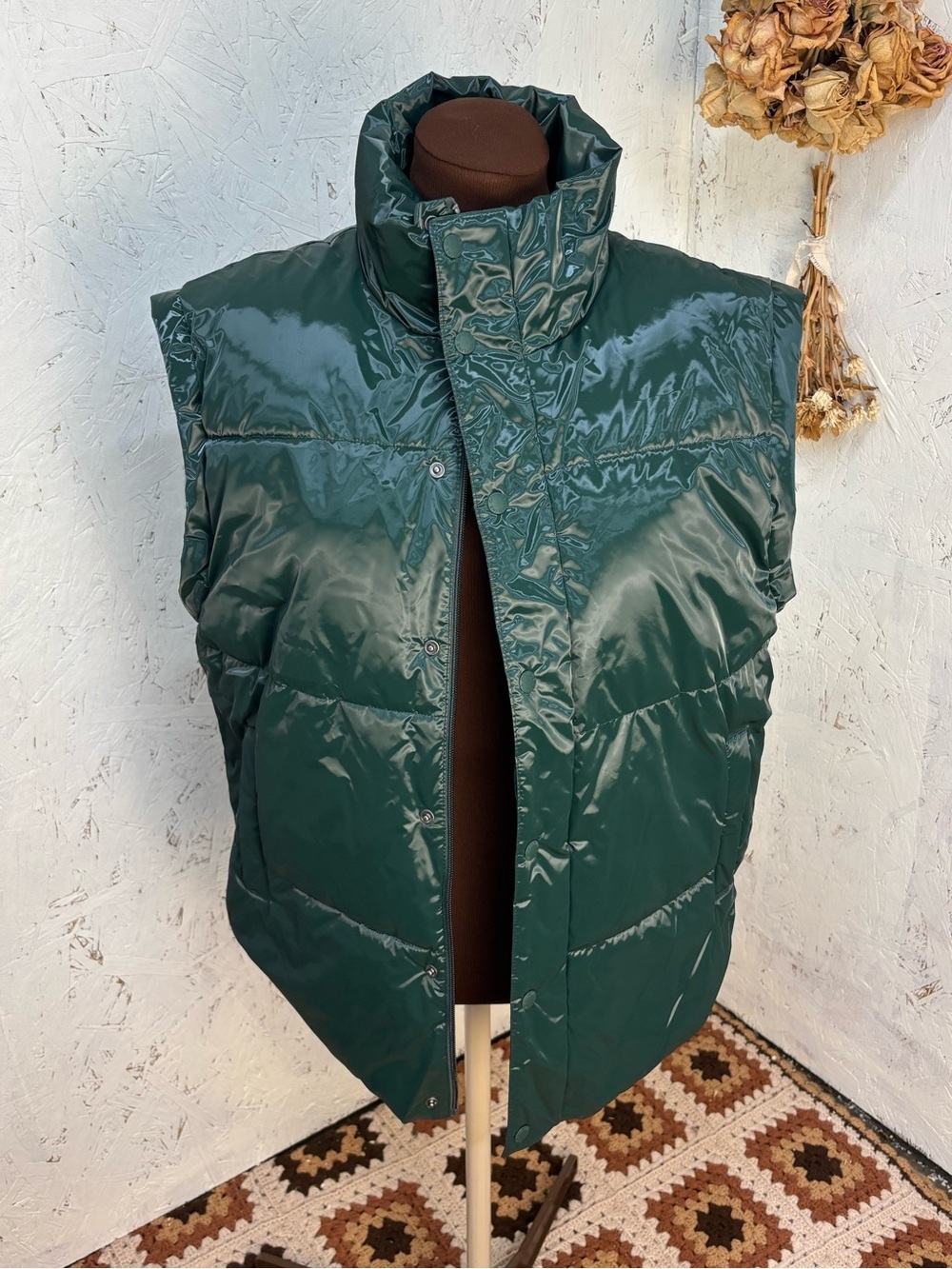 NWT OFFLINE by Aerie Puff Love Green Oversized Vest Size Small